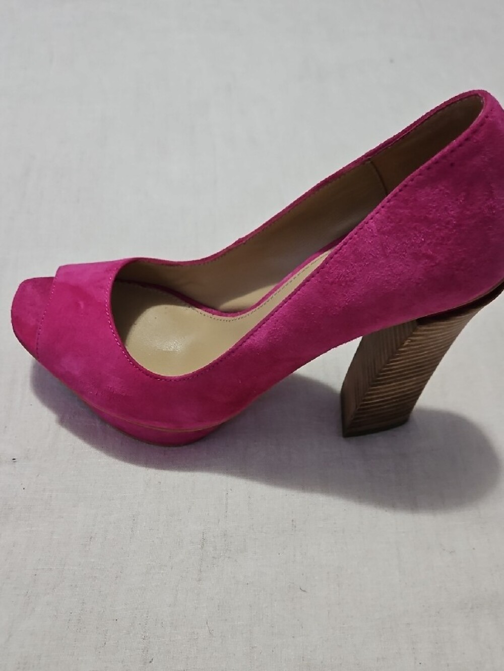 Kenneth Cole Hot Pink Suede Peep-Toe Block Heels Size 8.5